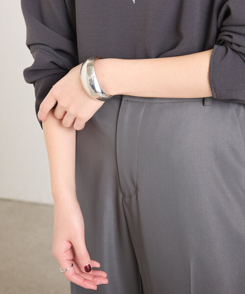 PAPILLONNER（パピヨネ）の「ボリュームバングル（バングル/リストバンド・レディース・シルバー・FREE）」の7枚目の写真