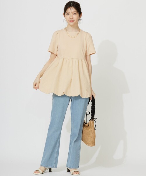 ANY SIS（エニィスィス）の「【美Denimシリーズ】センタープレスセミフレア デニム（デニムパンツ・レディース・ホワイト系/ダルブルー系/スカイブルー系・3/2/1）」の6枚目の写真