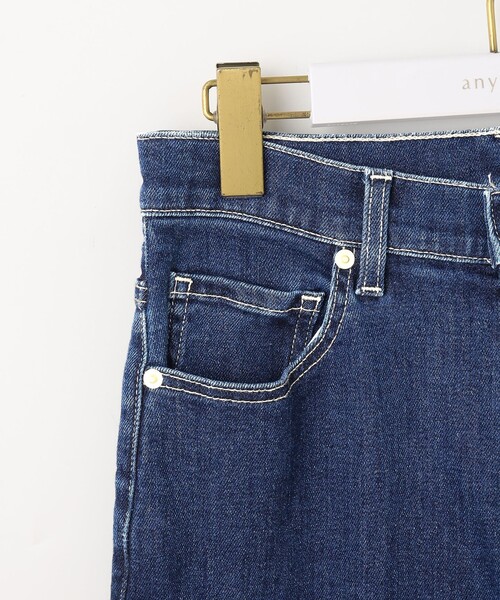 ANY SIS（エニィスィス）の「【美Denimシリーズ】センタープレスセミフレア デニム（デニムパンツ・レディース・ホワイト系/ダルブルー系/スカイブルー系・3/2/1）」の17枚目の写真