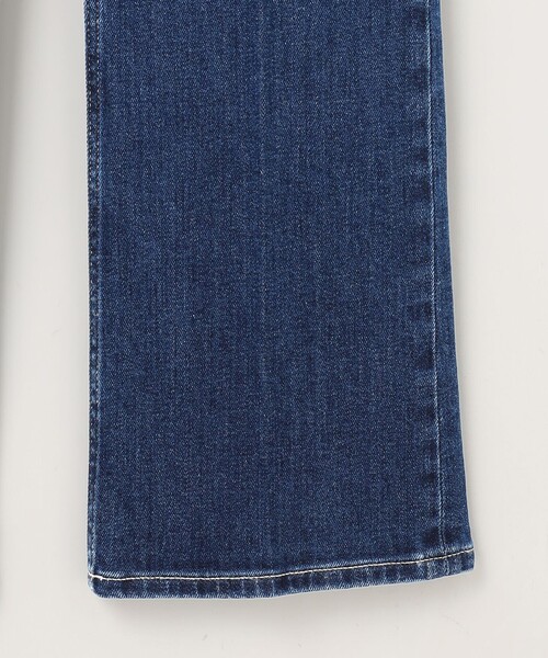 ANY SIS（エニィスィス）の「【美Denimシリーズ】センタープレスセミフレア デニム（デニムパンツ・レディース・ホワイト系/ダルブルー系/スカイブルー系・3/2/1）」の16枚目の写真