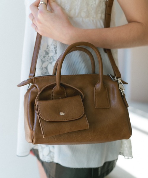 ECREL（エクレール）の「チャームセットミニボストン / 500mlペットボトル収納可能（ボストンバッグ・レディース・アイボリー/ブラック/キャメル・FREE）」の11枚目の写真