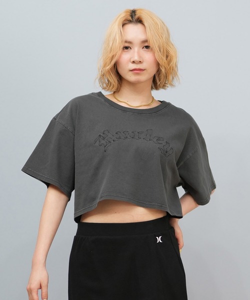 Hurley (ハーレー)の「Hurley/ハーレー OVS EMB OE LG CRPD SS TEE Tシャツ WCSS251049(Tシャツ/カットソー・レディース・ダークグリーン/チャコールグレー/ブラック/カーキ/グレイッシュブルー・M)」の1枚目の写真
