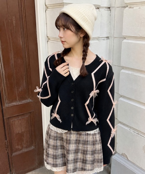 HOOK（フック）の「【HOOK】for　girls　リボン付きカーディガン　ショット丈（カーディガン/ボレロ・レディース・ブルー/ライトベージュ/ピンク/ブラック・MEDIUM/SMALL）」の2枚目の写真