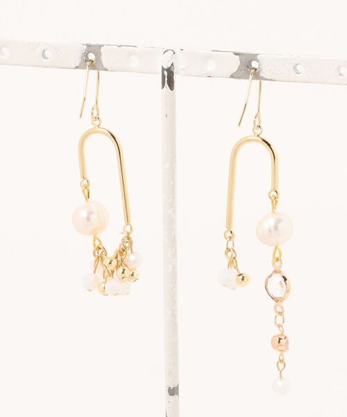 tone（トーン）の「【Astyle】淡水パールモビールステンレスピアス(MA)（ピアス（両耳用）・レディース・ゴールド・FREE）」の4枚目の写真