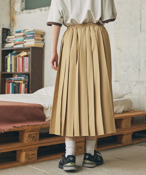MONO-MART LADY'S（モノマートレディース）の「アソート プリーツ フレア ロングスカート（スカート・レディース・ブラック/ベージュ/ネイビー/ブラウン/ブルー・FREE）」の14枚目の写真
