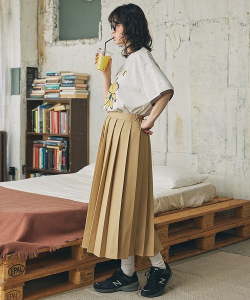 MONO-MART LADY'S（モノマートレディース）の「アソート プリーツ フレア ロングスカート（スカート・レディース・ブラック/ベージュ/ネイビー/ブラウン/ブルー・FREE）」の17枚目の写真