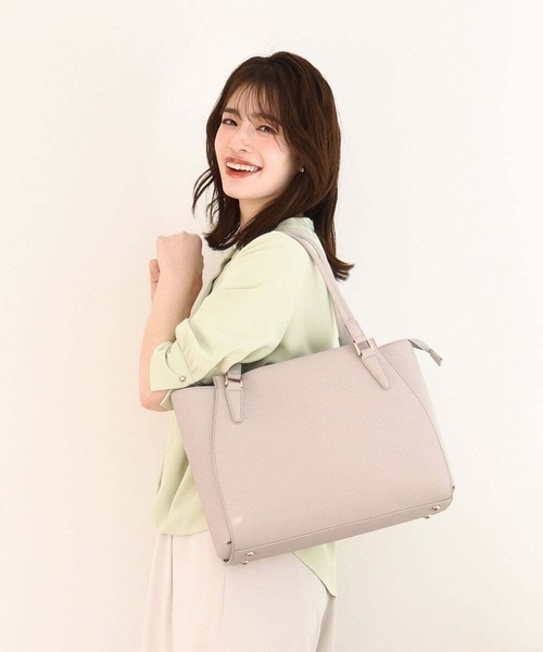 MK MICHEL KLEIN（エムケーミッシェルクラン）の「[2WAY]合成皮革ポイントデザイントートバッグ（トートバッグ・レディース・ライトグレー/ネイビー/ブラック・00）」の2枚目の写真