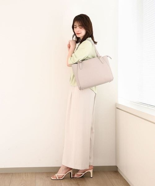 MK MICHEL KLEIN（エムケーミッシェルクラン）の「[2WAY]合成皮革ポイントデザイントートバッグ（トートバッグ・レディース・ライトグレー/ネイビー/ブラック・00）」の20枚目の写真