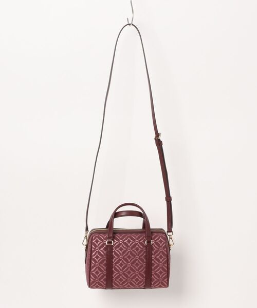 MICHAEL KORS（マイケルコース）の「TRAVEL メタリック ロゴジャカード ダッフルクロスボディ スモール（ショルダーバッグ・レディース・レッド系その他・FREE）」の4枚目の写真