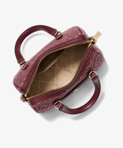 MICHAEL KORS（マイケルコース）の「TRAVEL メタリック ロゴジャカード ダッフルクロスボディ スモール（ショルダーバッグ・レディース・レッド系その他・FREE）」の5枚目の写真