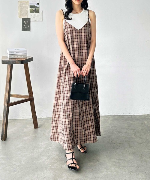 GeeRA(ジーラ)の「チェックフレアーボリュームキャミワンピース(ワンピース・レディース・ネイビー/ブラウン・LARGE/MEDIUM)」の6枚目の写真