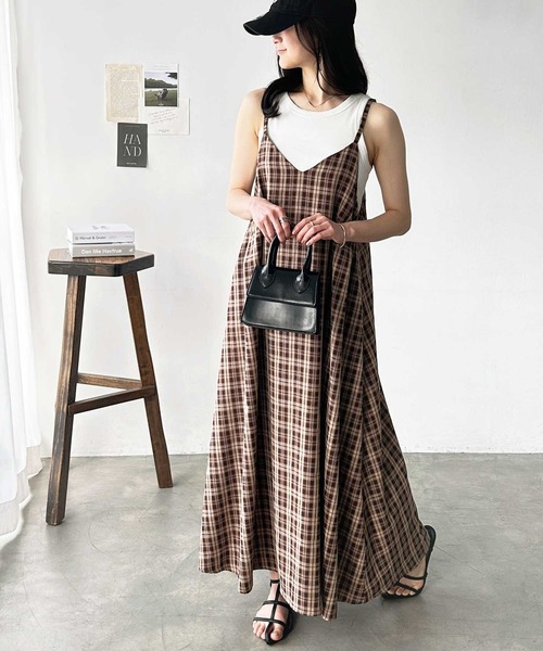 GeeRA(ジーラ)の「チェックフレアーボリュームキャミワンピース(ワンピース・レディース・ネイビー/ブラウン・LARGE/MEDIUM)」の7枚目の写真