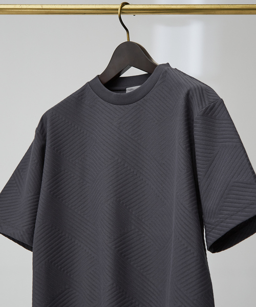 ABAHOUSE GRAY(アバハウスグレイ)の「ジオメトリックリンクス 半袖Tシャツ(Tシャツ/カットソー・メンズ・ホワイト/グレイッシュブルー/ブラック/グレイッシュベージュ・48/46)」の1枚目の写真