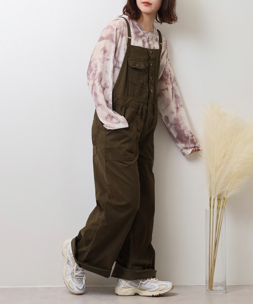 atONE(アットワン)の「ツイルサロペットワイドパンツ(サロペット/オーバーオール・レディース・カーキ/ベージュ/ブラック・M/4L/3L/LL/L)」の14枚目の写真