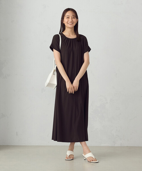 COMME CA ISM(コムサイズム)の「ギャザーワンピース(ワンピース・レディース・ブラウン/ネイビー/ブラック・MEDIUM/LARGE)」の1枚目の写真