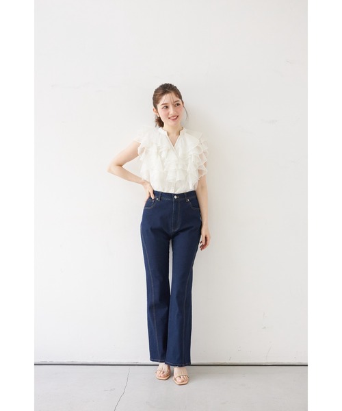 tocco closet(トッコ クローゼット)の「パール釦ラッフルフリルシアーブラウス(シャツ/ブラウス・レディース・ブラック/オフホワイト/ブルー・M)」の6枚目の写真