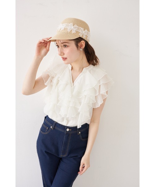 tocco closet(トッコ クローゼット)の「パール釦ラッフルフリルシアーブラウス(シャツ/ブラウス・レディース・ブラック/オフホワイト/ブルー・M)」の8枚目の写真