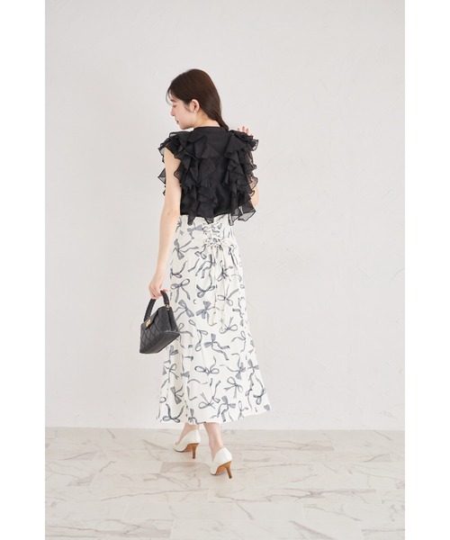 tocco closet(トッコ クローゼット)の「パール釦ラッフルフリルシアーブラウス(シャツ/ブラウス・レディース・ブラック/オフホワイト/ブルー・M)」の11枚目の写真