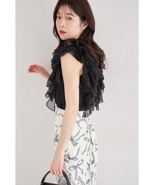 tocco closet(トッコ クローゼット)の「パール釦ラッフルフリルシアーブラウス(シャツ/ブラウス・レディース・ブラック/オフホワイト/ブルー・M)」の15枚目の写真