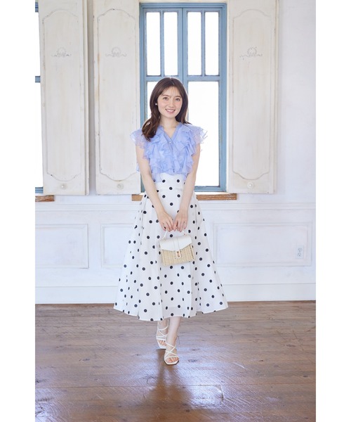 tocco closet(トッコ クローゼット)の「パール釦ラッフルフリルシアーブラウス(シャツ/ブラウス・レディース・ブラック/オフホワイト/ブルー・M)」の17枚目の写真