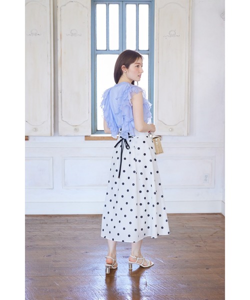 tocco closet(トッコ クローゼット)の「パール釦ラッフルフリルシアーブラウス(シャツ/ブラウス・レディース・ブラック/オフホワイト/ブルー・M)」の19枚目の写真