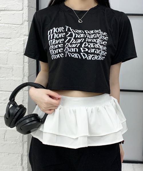 lilful（リルフル）の「ショート丈 ウェーブレタリングロゴ プリントTシャツ（Tシャツ/カットソー・レディース・ブラック/ホワイト・M/S）」の2枚目の写真