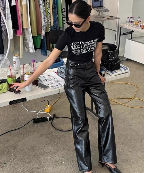 lilful（リルフル）の「ショート丈 ウェーブレタリングロゴ プリントTシャツ（Tシャツ/カットソー・レディース・ブラック/ホワイト・M/S）」の9枚目の写真