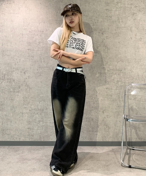 lilful（リルフル）の「ショート丈 ウェーブレタリングロゴ プリントTシャツ（Tシャツ/カットソー・レディース・ブラック/ホワイト・M/S）」の12枚目の写真