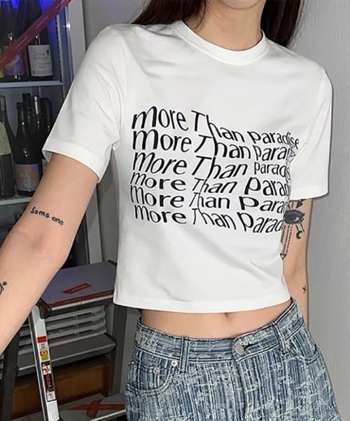 lilful（リルフル）の「ショート丈 ウェーブレタリングロゴ プリントTシャツ（Tシャツ/カットソー・レディース・ブラック/ホワイト・M/S）」の17枚目の写真
