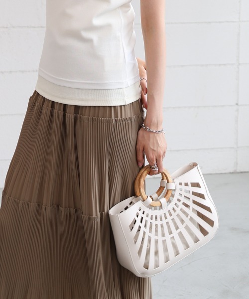 Bab（バブ）の「2WAYポーチ付きニュアンスメッシュバンブーバッグ（トートバッグ・レディース・ベージュ/オフホワイト/グリーン・ONESIZE）」の11枚目の写真