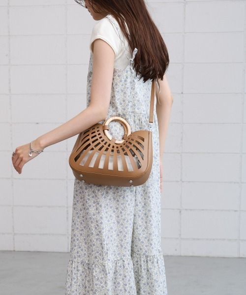 Bab（バブ）の「2WAYポーチ付きニュアンスメッシュバンブーバッグ（トートバッグ・レディース・ベージュ/オフホワイト/グリーン・ONESIZE）」の15枚目の写真