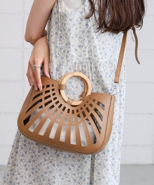 Bab（バブ）の「2WAYポーチ付きニュアンスメッシュバンブーバッグ（トートバッグ・レディース・ベージュ/オフホワイト/グリーン・ONESIZE）」の16枚目の写真