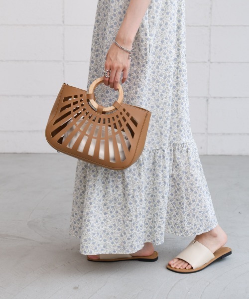 Bab（バブ）の「2WAYポーチ付きニュアンスメッシュバンブーバッグ（トートバッグ・レディース・ベージュ/オフホワイト/グリーン・ONESIZE）」の17枚目の写真