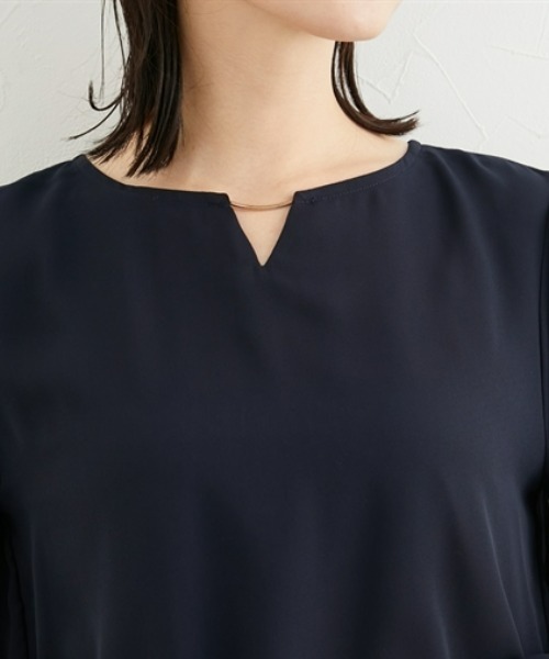 7days Life Styling（セブンデイズライフスタイリング）の「【吸汗速乾カットソー裏地付】シフォンジョーゼット金具付きブラウス<大きいサイズ有>（シャツ/ブラウス・レディース・ライトグレー/ネイビー/オフホワイト/クリーム・LL/3L/S/M/L）」の20枚目の写真