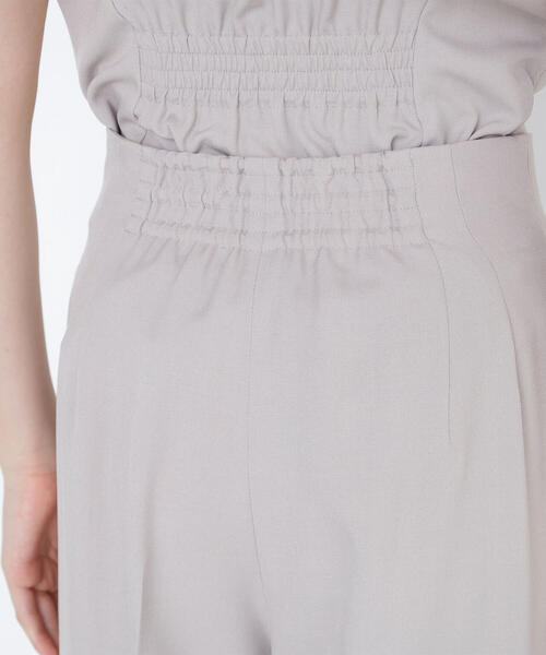 NATURAL BEAUTY BASIC（ナチュラルビューティーベーシック）の「ケープカラーブラウス＆パンツ（パンツドレス・レディース・ベージュ/チャコールグレー・P/S/MEDIUM/SMALL）」の4枚目の写真