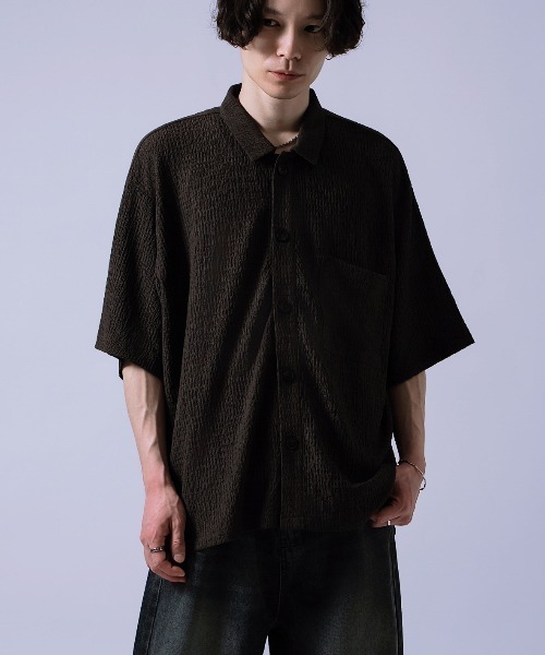 Crownor(クラウノアー)の「プリーツ 半袖シャツ(シャツ/ブラウス・メンズ・ブラウン/ブラック/ブルーグリーン・LARGE/MEDIUM)」の16枚目の写真
