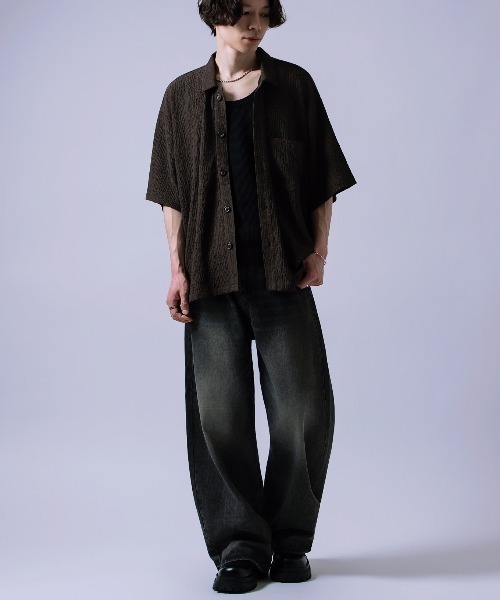 Crownor(クラウノアー)の「プリーツ 半袖シャツ(シャツ/ブラウス・メンズ・ブラウン/ブラック/ブルーグリーン・LARGE/MEDIUM)」の17枚目の写真