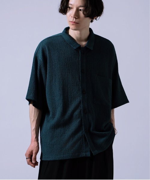 Crownor(クラウノアー)の「プリーツ 半袖シャツ(シャツ/ブラウス・メンズ・ブラウン/ブラック/ブルーグリーン・LARGE/MEDIUM)」の21枚目の写真