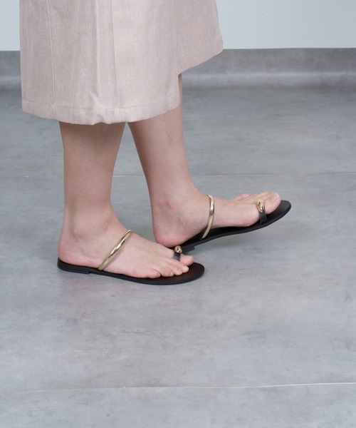 NICOLAS LAINAS(ニコラスライナス)の「【NICOLAS LAINAS】フラット ライントングサンダル(サンダル・レディース・ブラック×ゴールド/ブラック・36/37/38)」の10枚目の写真