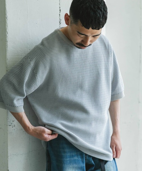 URBAN RESEARCH DOORS（アーバンリサーチドアーズ）の「変形鹿の子ニットTシャツ（Tシャツ/カットソー・メンズ・ダークグレー/ライトグレー・MEDIUM/LARGE）」の7枚目の写真