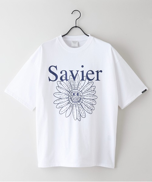 SAVIER(サビアー)の「【SAVIER/サビアー】×【SMILEY FACE/スマイリーフェイス】コラボ フラワープリント Tシャツ オーバーサイズ(Tシャツ/カットソー・メンズ・ホワイト/ブラック・MEDIUM/LARGE)」の3枚目の写真