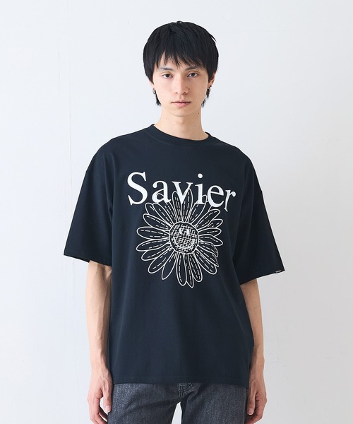 SAVIER(サビアー)の「【SAVIER/サビアー】×【SMILEY FACE/スマイリーフェイス】コラボ フラワープリント Tシャツ オーバーサイズ(Tシャツ/カットソー・メンズ・ホワイト/ブラック・MEDIUM/LARGE)」の17枚目の写真