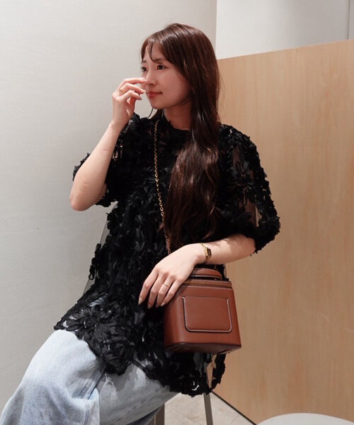 Remind me and forever（リマインドミーアンドフォーエバー）の「【@toitopoooo_____コラボ】花柄チュールブラウス（シャツ/ブラウス・レディース・オフホワイト/ブラック・FREE）」の7枚目の写真