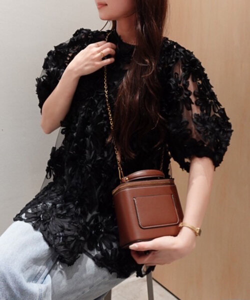 Remind me and forever（リマインドミーアンドフォーエバー）の「【@toitopoooo_____コラボ】花柄チュールブラウス（シャツ/ブラウス・レディース・オフホワイト/ブラック・FREE）」の12枚目の写真