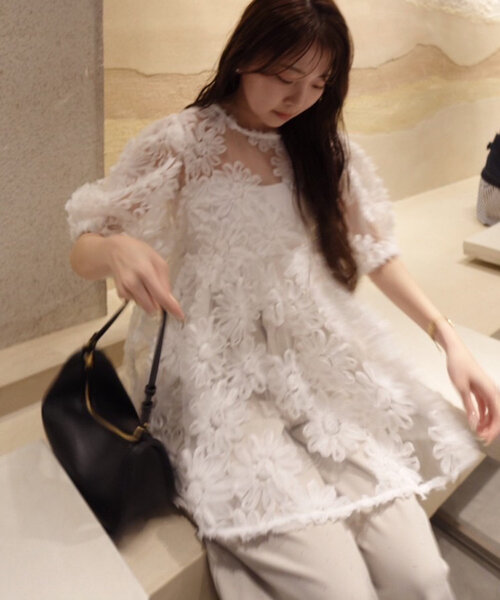 Remind me and forever（リマインドミーアンドフォーエバー）の「【@toitopoooo_____コラボ】花柄チュールブラウス（シャツ/ブラウス・レディース・オフホワイト/ブラック・FREE）」の15枚目の写真