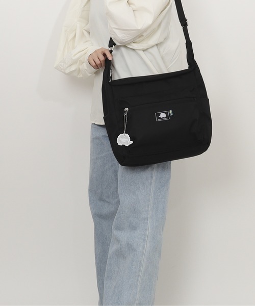 SCANDINAVIAN FOREST(スカンジナビアン・フォレスト)の「SCANDINAVIAN FOREST ビッグショルダーバッグ(ショルダーバッグ・レディース・チャコール/ダークネイビー/グリーン系その他/ブラック/ピンク・FREE)」の2枚目の写真