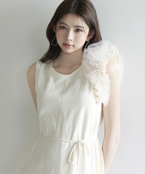 SAISON DE PAPILLON(セゾンドパピヨン)の「ノースリーブバルーンウエストリボン付きワンピース 【ZOZOTOWN限定アイテム】(ワンピース・レディース・ブラック/アイボリー・M/S)」の6枚目の写真