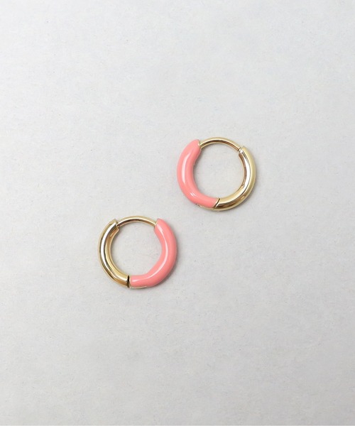 ieLS(イエルズ)の「金属アレルギー対応「ieLS」ステンレス バイカラーエナメルフープ(ピアス(両耳用)・レディース・オレンジ/ブラック/ホワイト/グリーン/ライトブルー/レッド/イエロー/パープル/ピンク・ONE SIZE)」の8枚目の写真