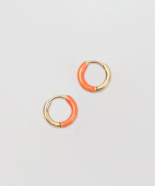 ieLS(イエルズ)の「金属アレルギー対応「ieLS」ステンレス バイカラーエナメルフープ(ピアス(両耳用)・レディース・オレンジ/ブラック/ホワイト/グリーン/ライトブルー/レッド/イエロー/パープル/ピンク・ONE SIZE)」の9枚目の写真