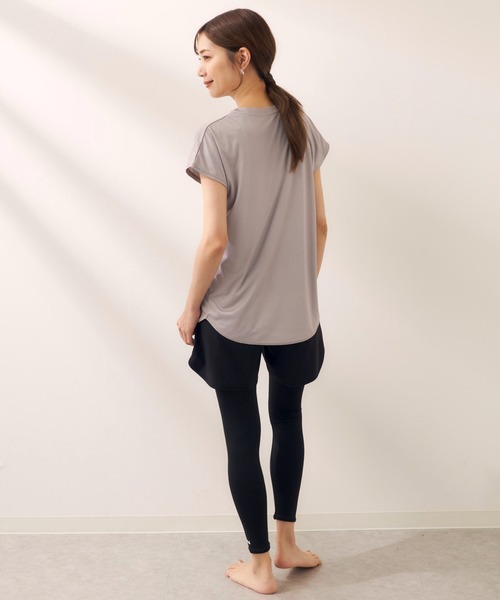 FILA（フィラ）の「マルチウェイ セットアップ 3点セット (ラッシュガード / フィットネスフェア)（ラッシュガード・レディース・ホワイト系/ダークパープル/ミント/ベージュ/グレー系/ブラック×ピンク・SMALL/MEDIUM/X-LARGE/LARGE/XXXX-LARGE/XXX-LARGE/XX-LARGE）」の10枚目の写真